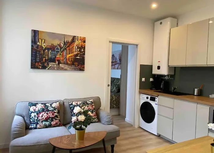 23M2 Climatise Avec Parking Prive Secteur Roosevelt - Arena